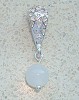 Dangle met witte jade